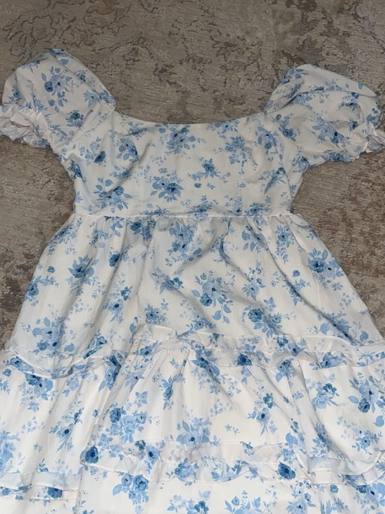 Altar'd State Dresses & Skirts - Altar'd State White and Light Blue Floral Puff Sleeve Dress